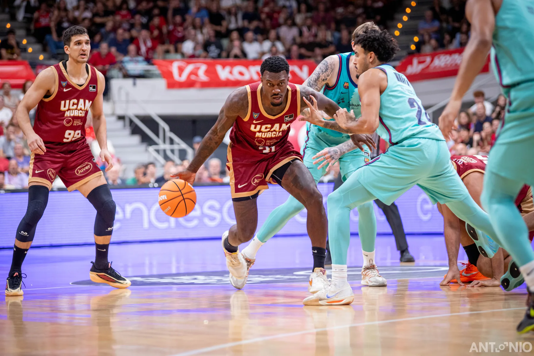 Fotografía 7 del partido UCAM Murcia - Barça.