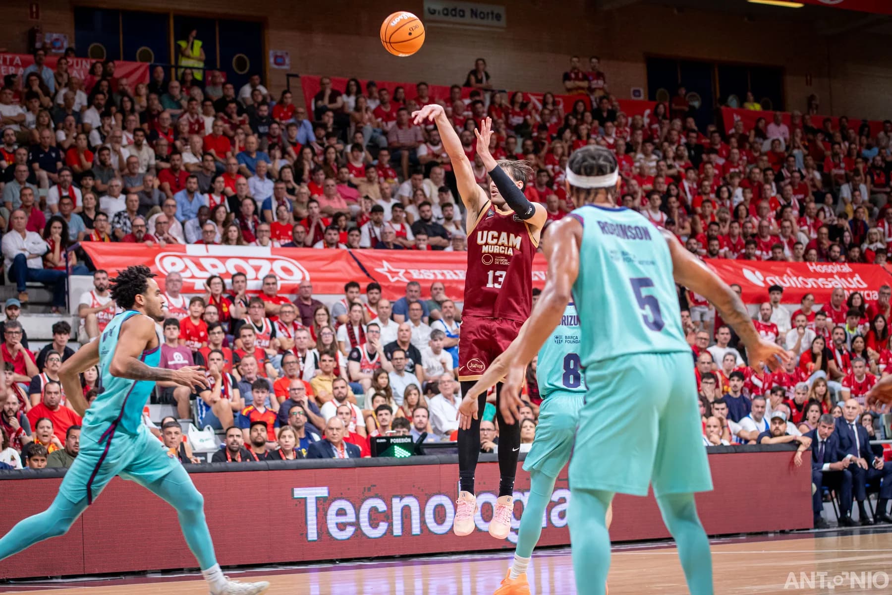Fotografía 106 del partido UCAM Murcia - Barça.