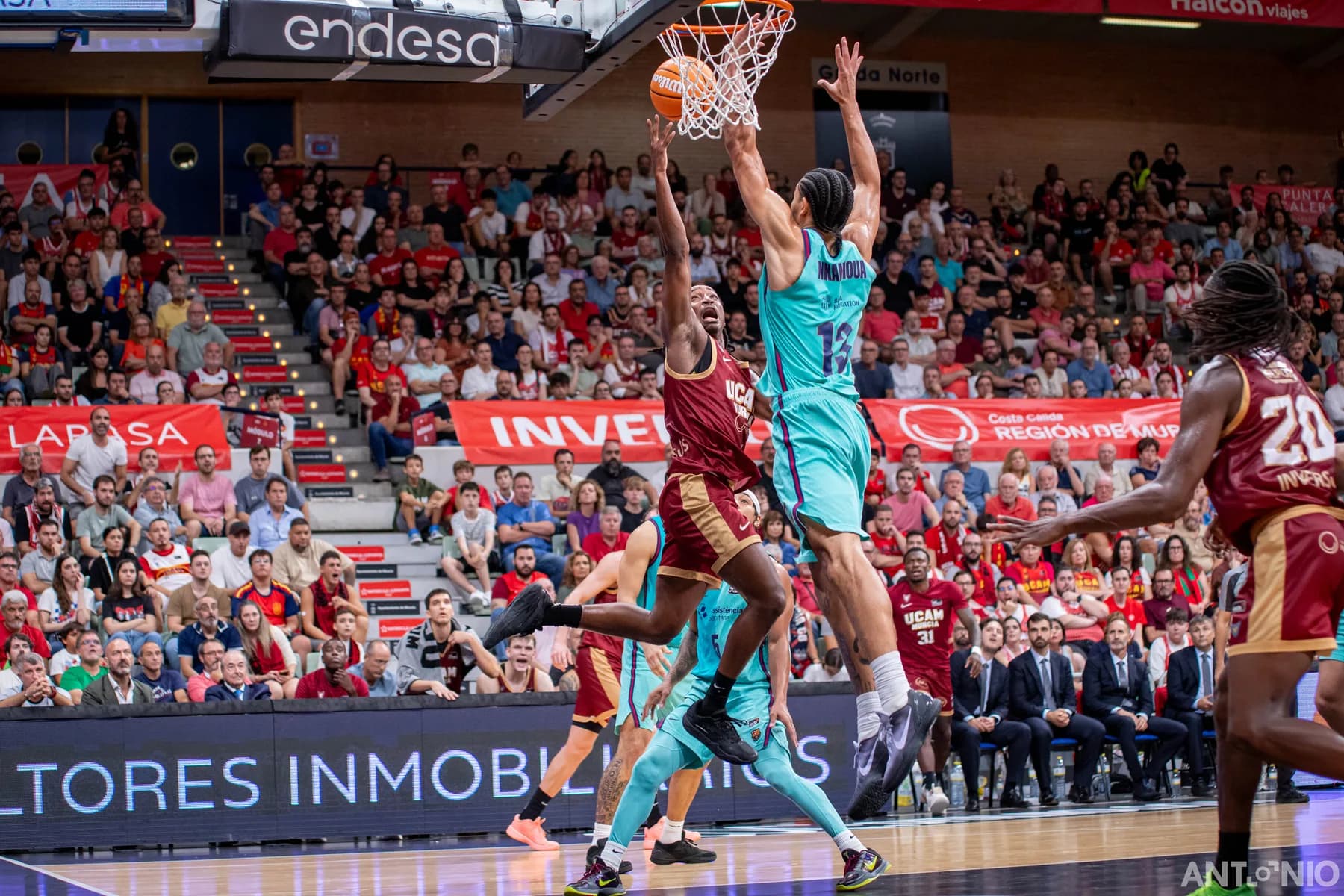 Fotografía 109 del partido UCAM Murcia - Barça.