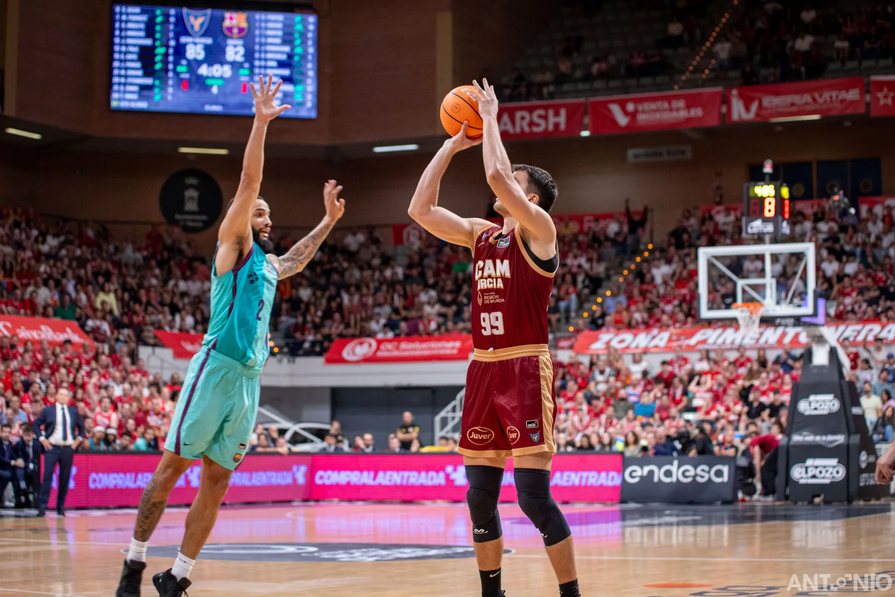Fotografía 112 del partido UCAM Murcia - Barça.