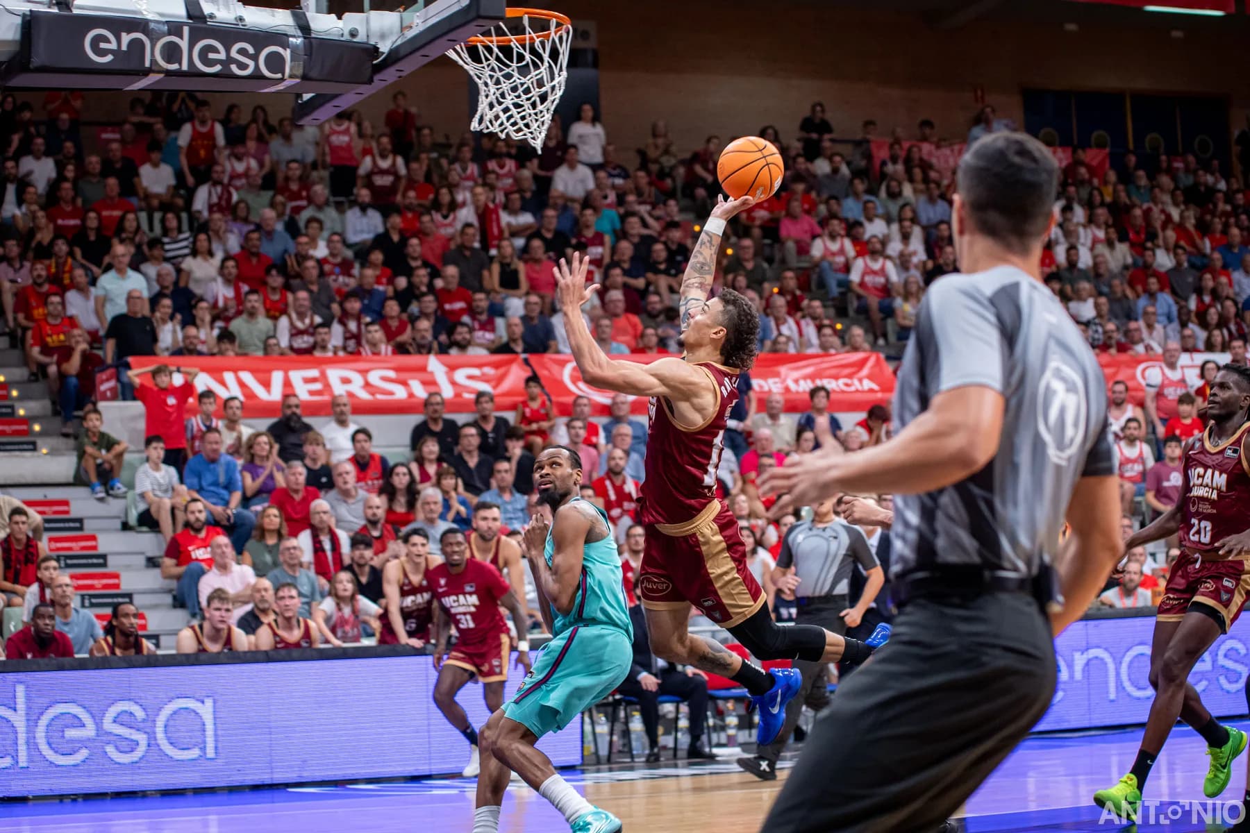 Fotografía 116 del partido UCAM Murcia - Barça.