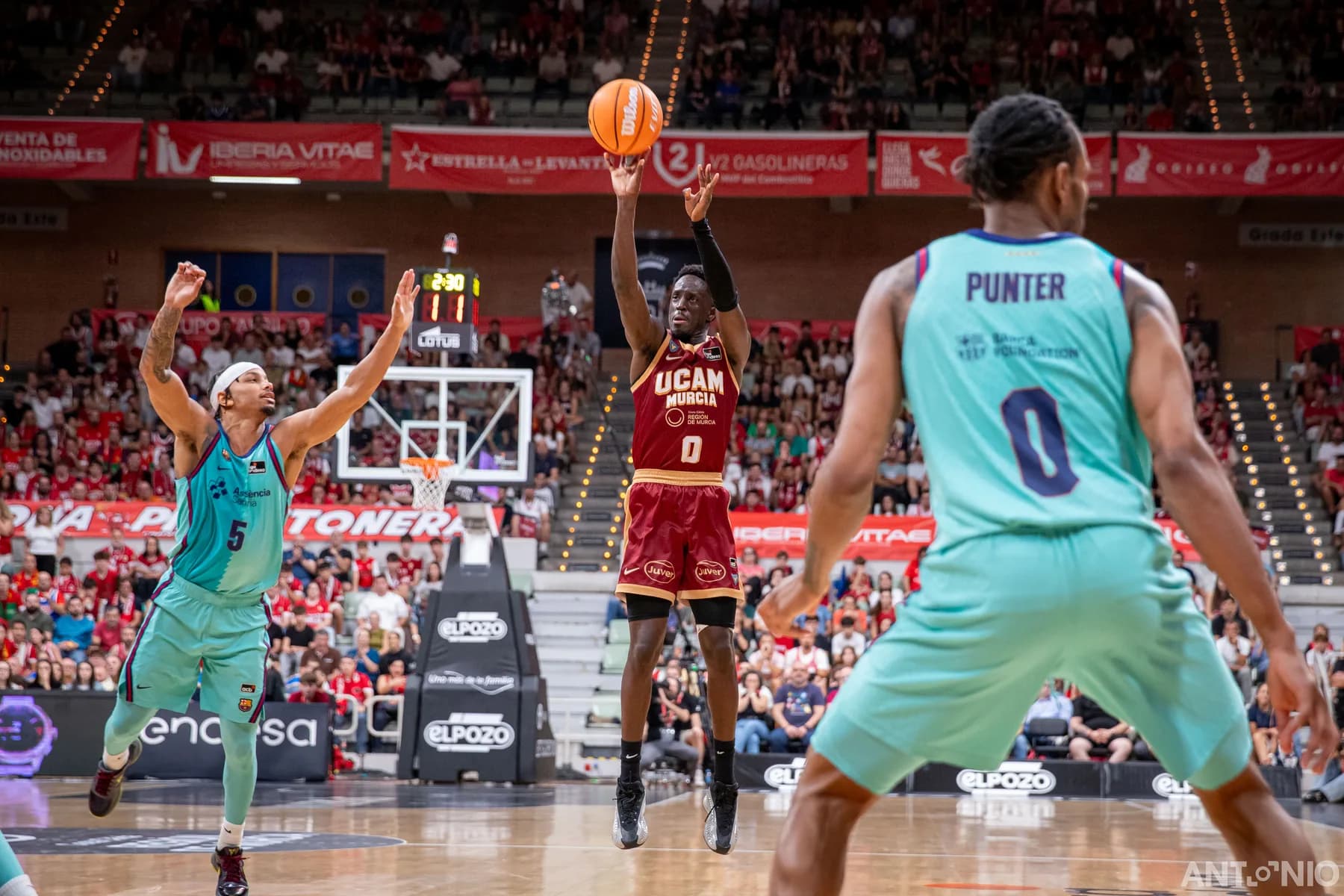 Fotografía 117 del partido UCAM Murcia - Barça.
