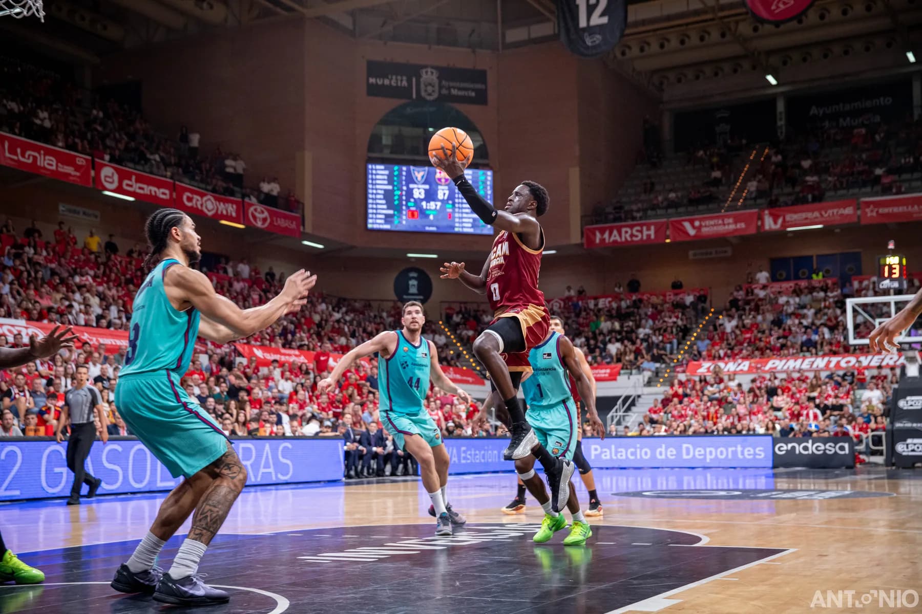 Fotografía 121 del partido UCAM Murcia - Barça.