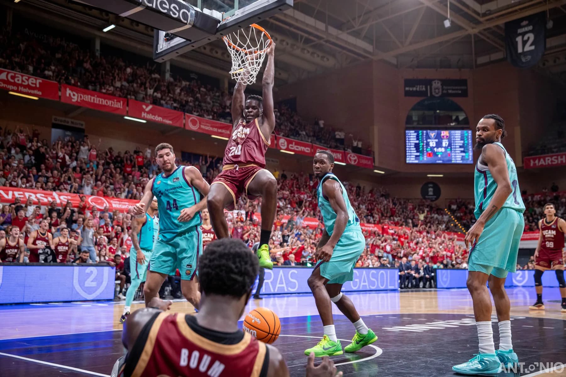 Fotografía 122 del partido UCAM Murcia - Barça.