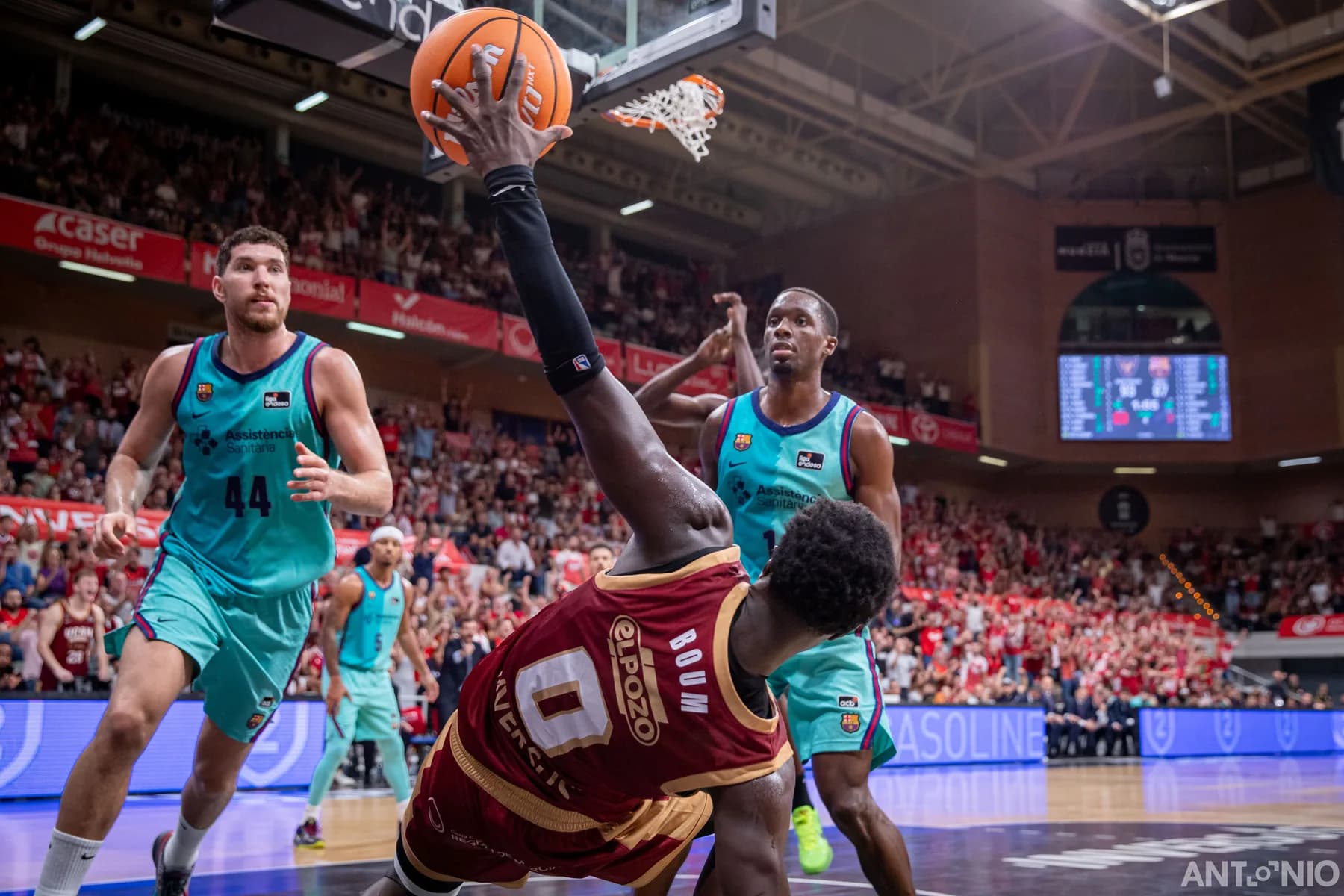Fotografía 123 del partido UCAM Murcia - Barça.