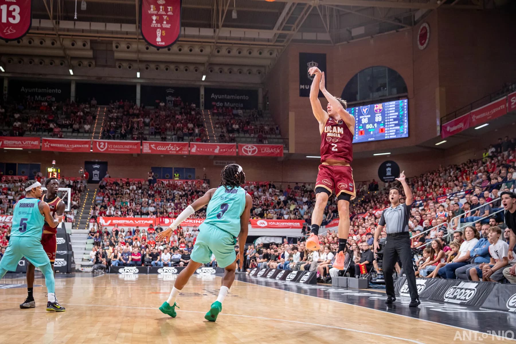 Fotografía 126 del partido UCAM Murcia - Barça.