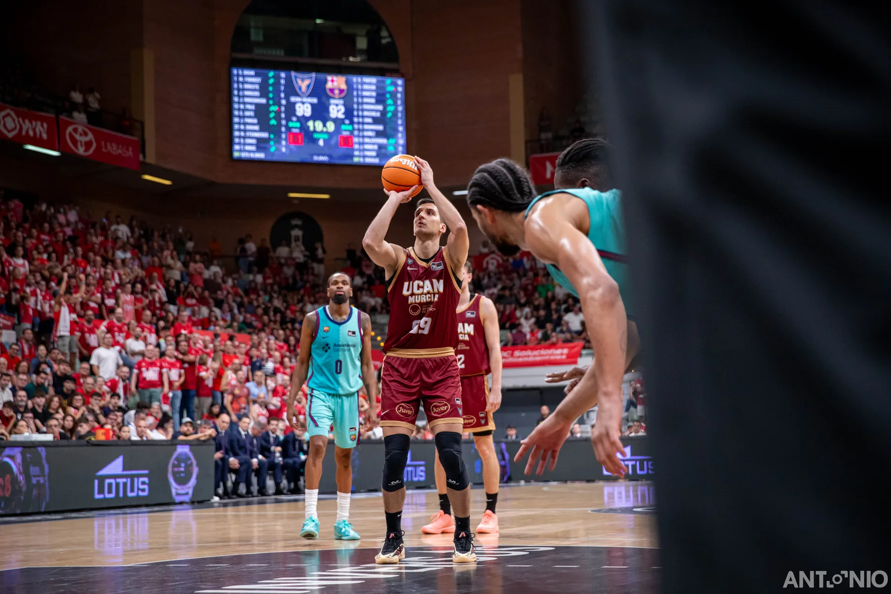 Fotografía 129 del partido UCAM Murcia - Barça.