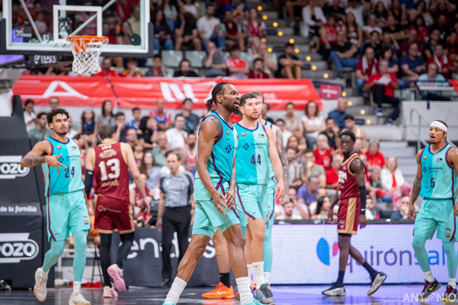 Fotografía 15 del partido UCAM Murcia - Barça.