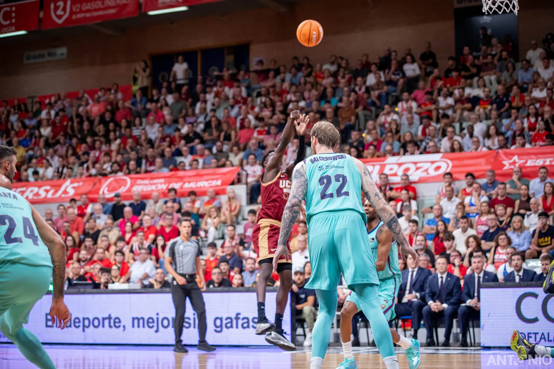 Fotografía 16 del partido UCAM Murcia - Barça.