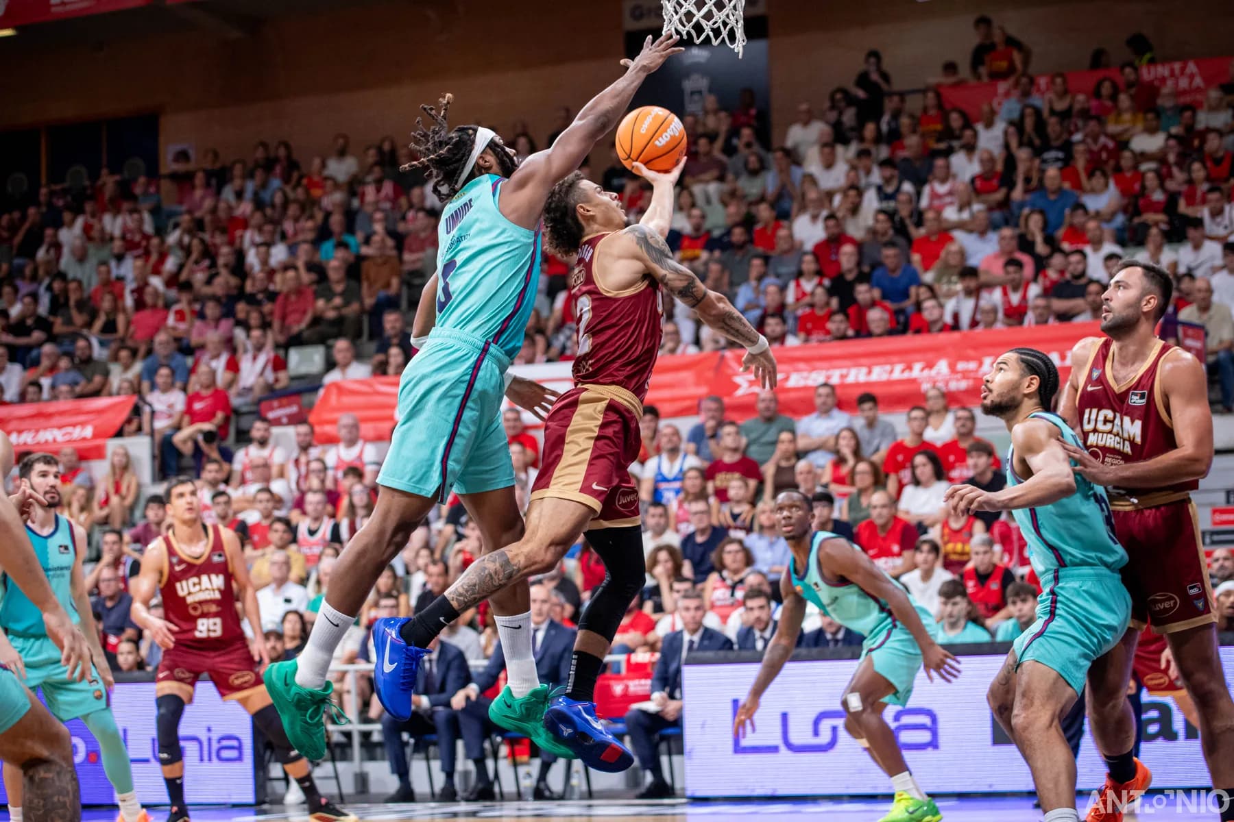 Fotografía 23 del partido UCAM Murcia - Barça.