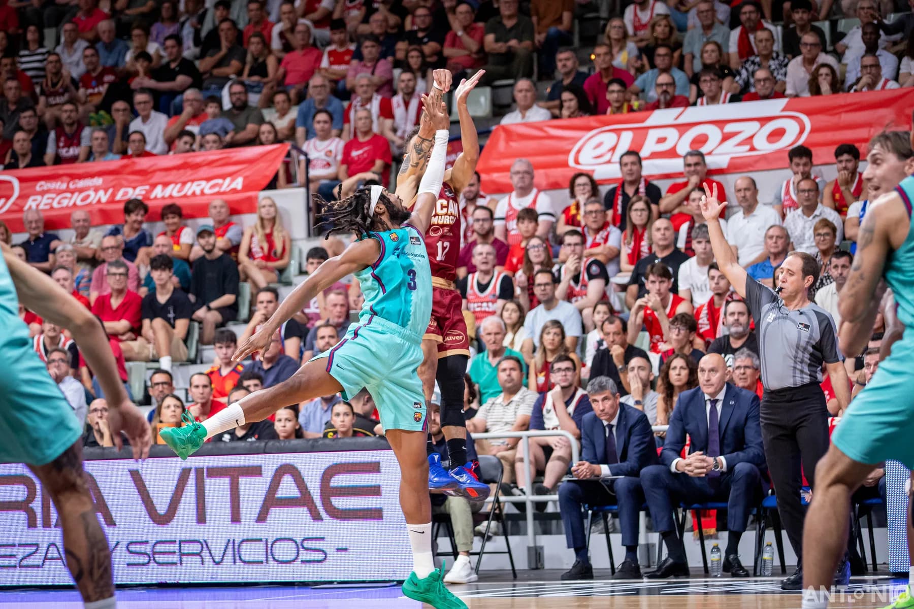 Fotografía 24 del partido UCAM Murcia - Barça.