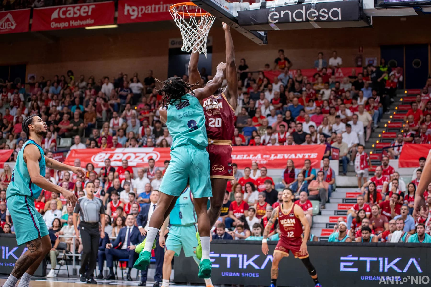 Fotografía 29 del partido UCAM Murcia - Barça.