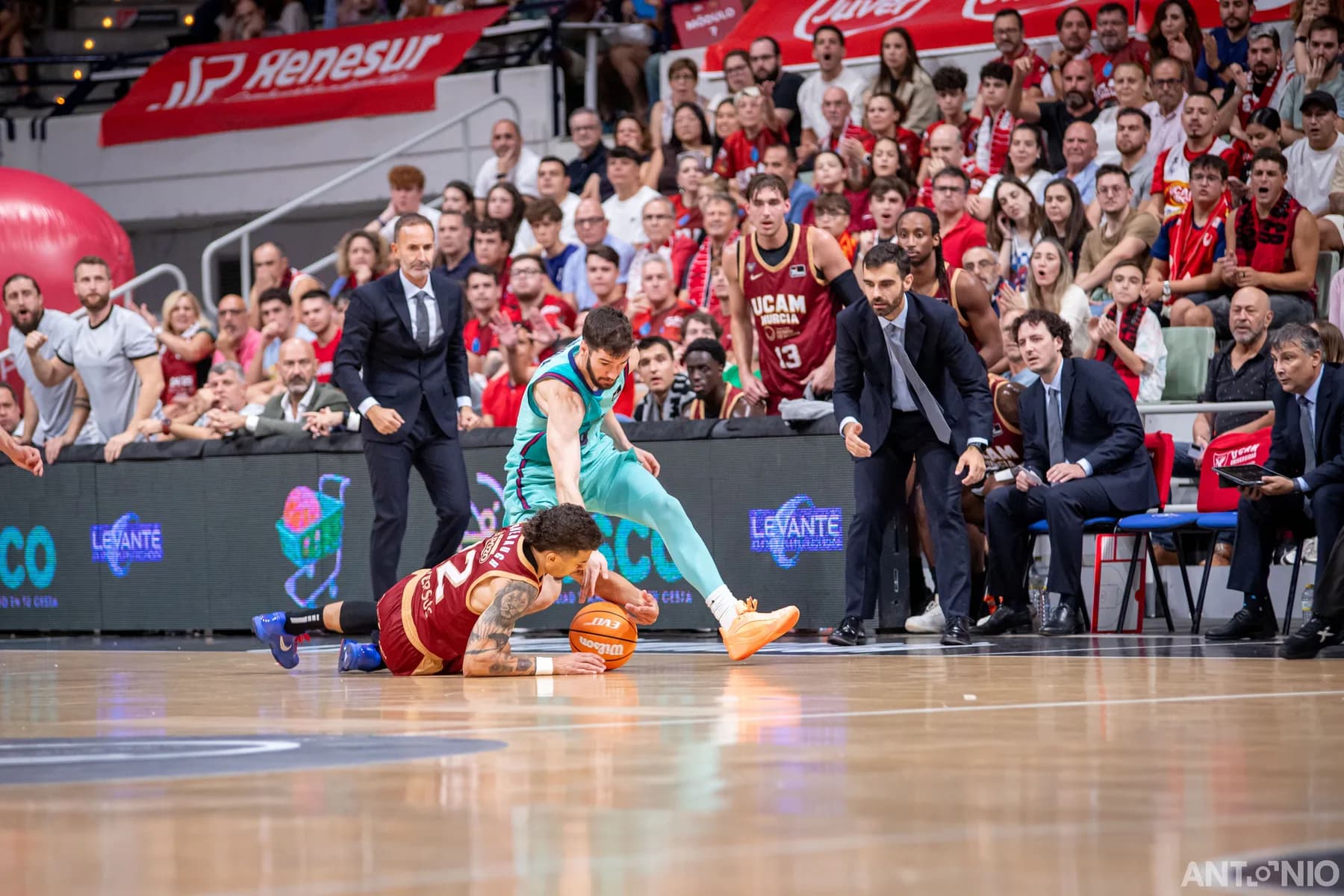 Fotografía 30 del partido UCAM Murcia - Barça.