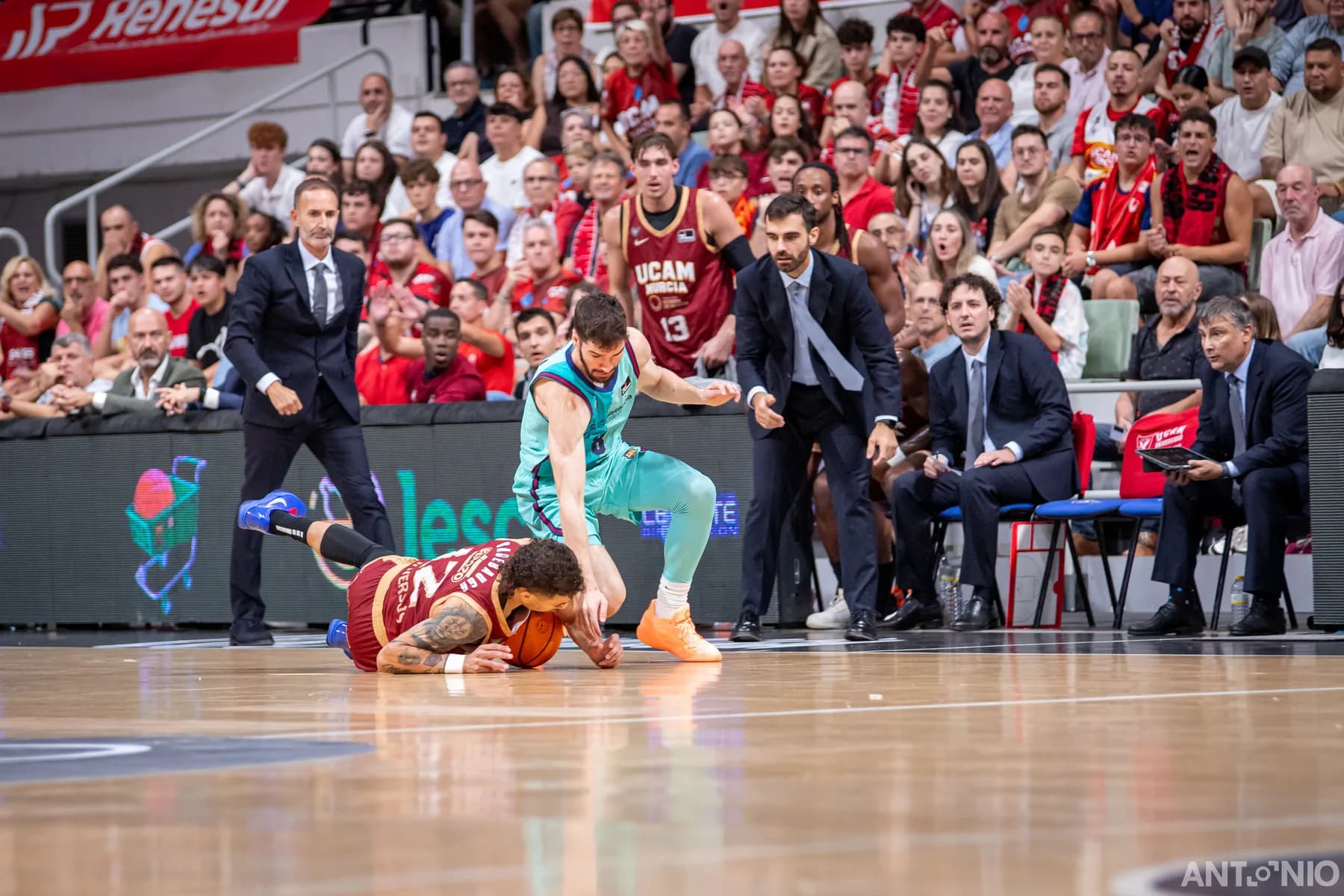 Fotografía 31 del partido UCAM Murcia - Barça.