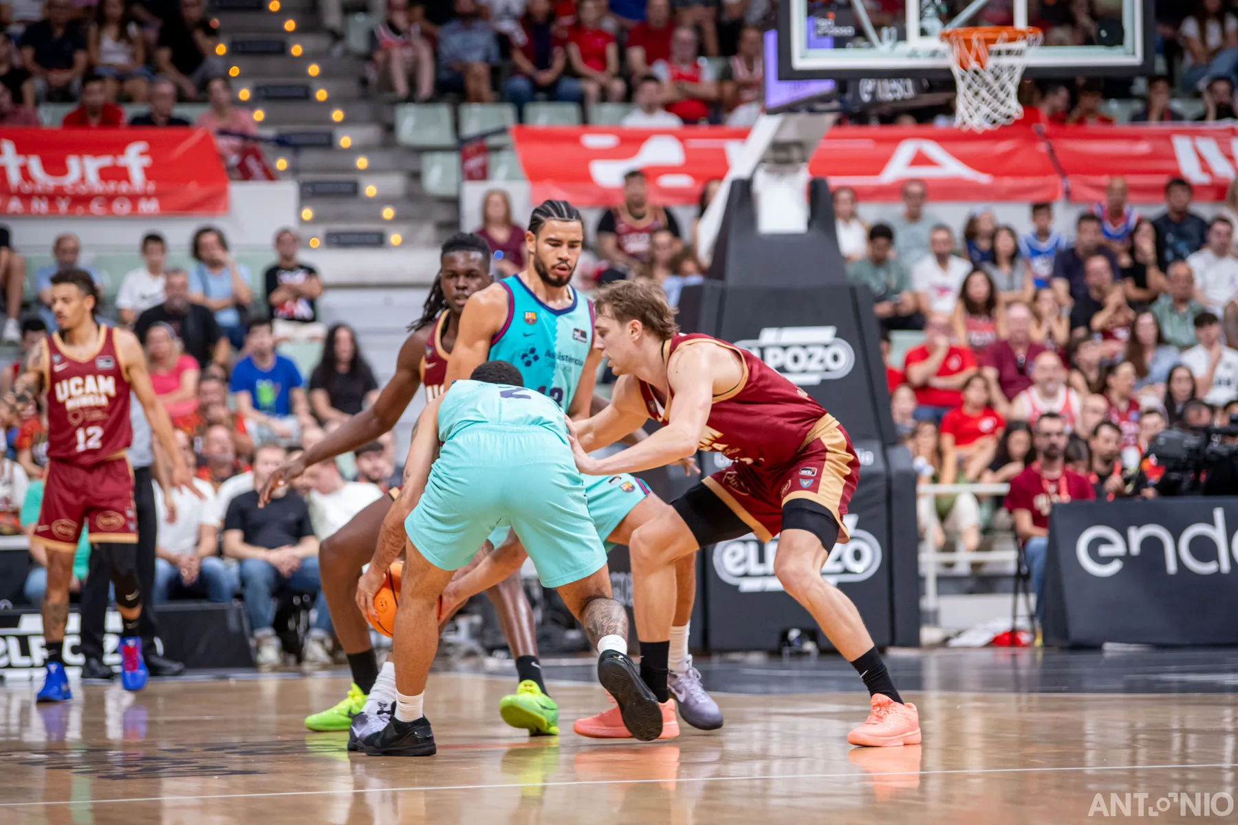 Fotografía 34 del partido UCAM Murcia - Barça.
