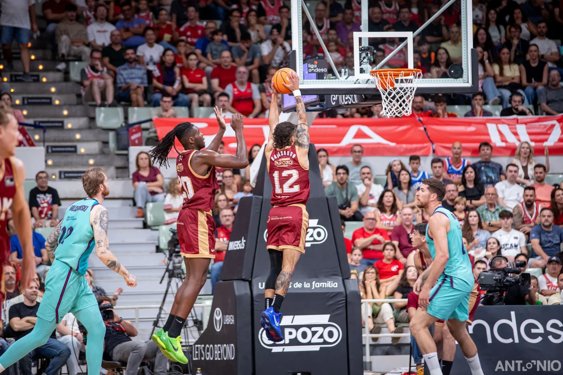 Fotografía 38 del partido UCAM Murcia - Barça.