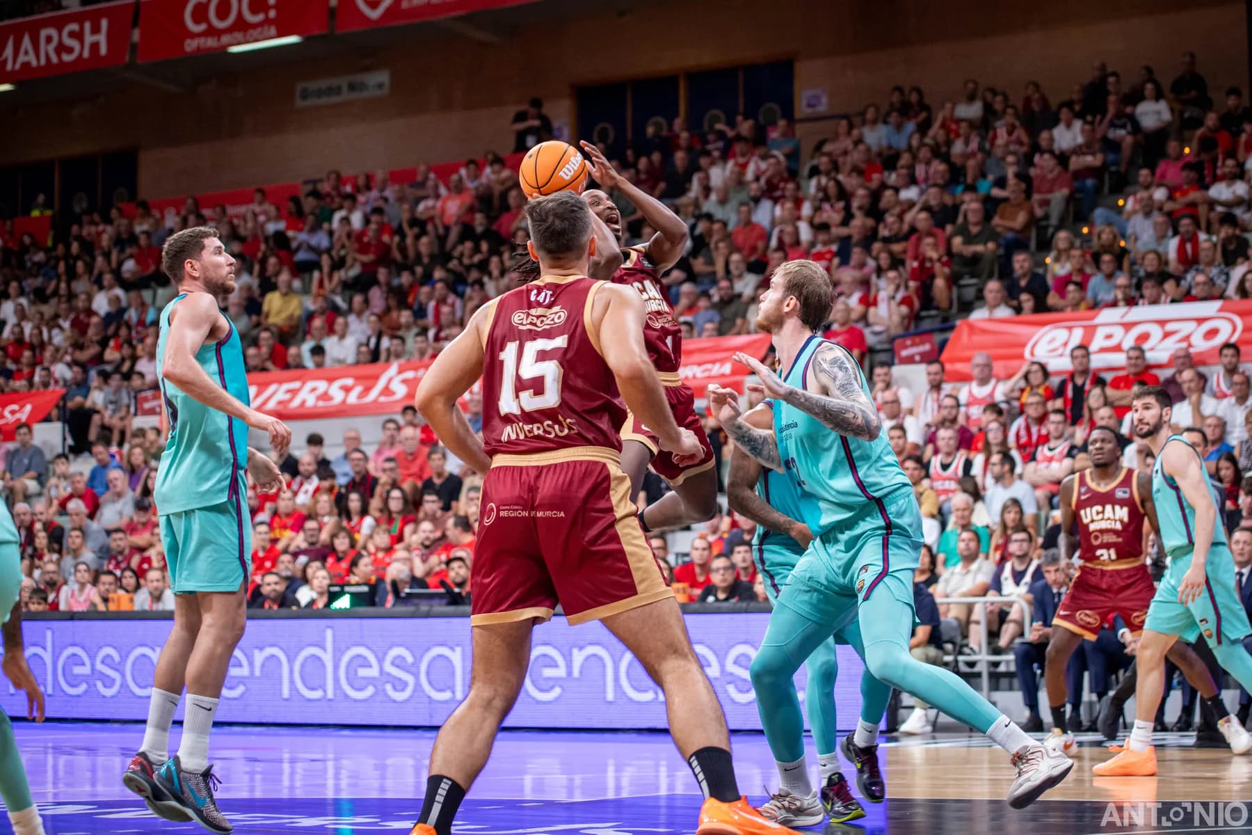 Fotografía 41 del partido UCAM Murcia - Barça.