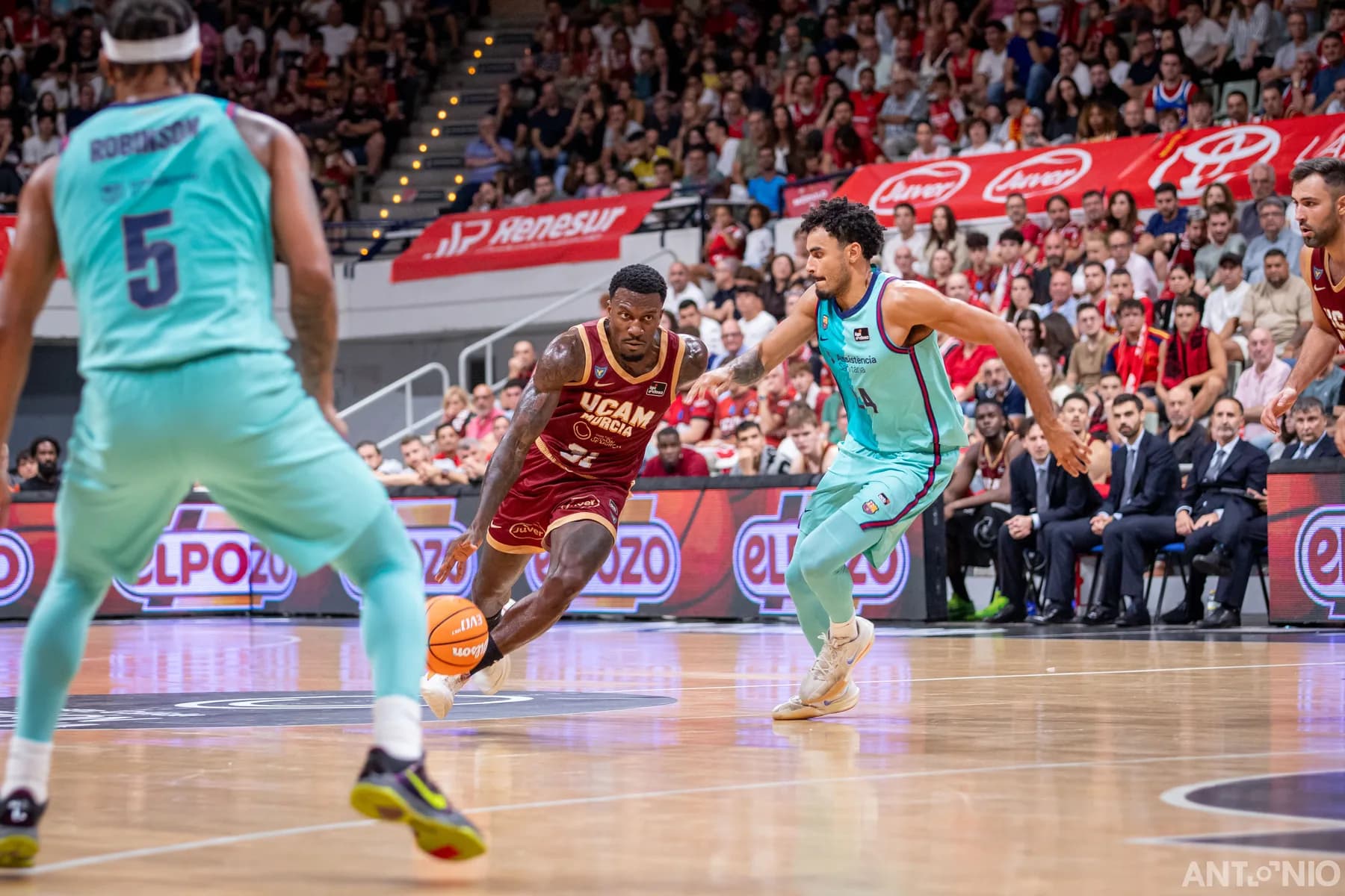 Fotografía 51 del partido UCAM Murcia - Barça.