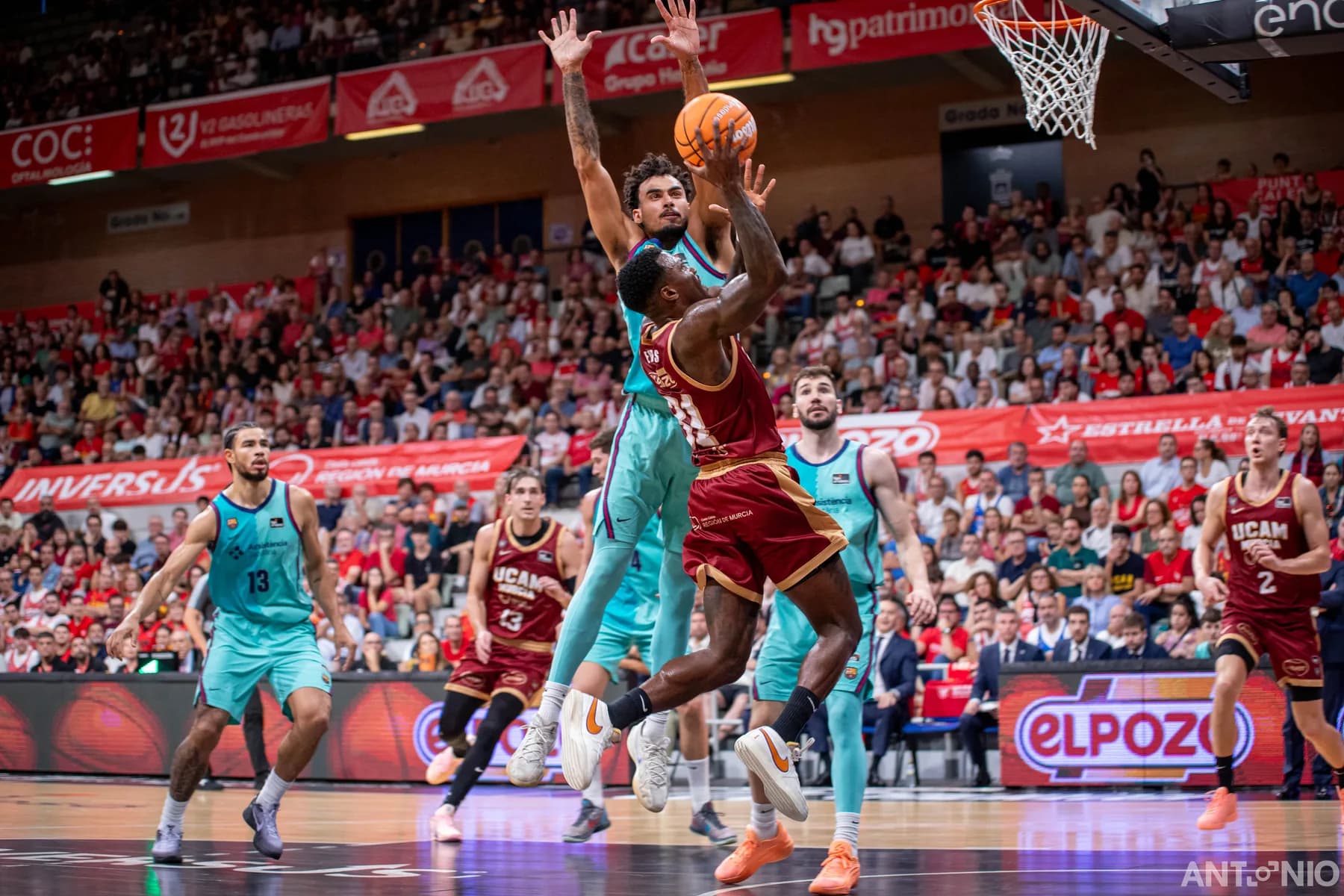 Fotografía 52 del partido UCAM Murcia - Barça.