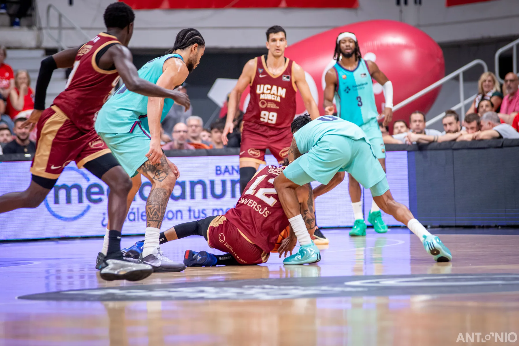 Fotografía 63 del partido UCAM Murcia - Barça.