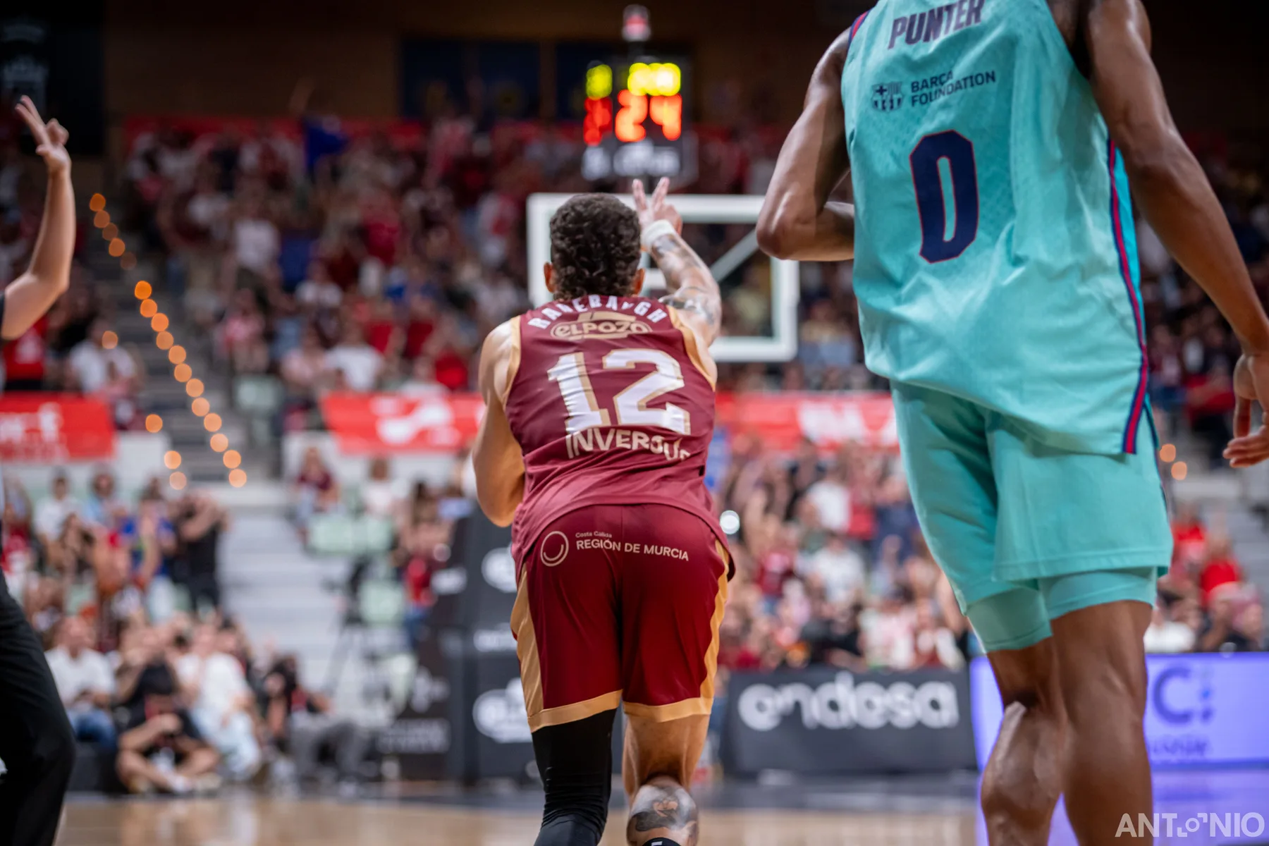 Fotografía 68 del partido UCAM Murcia - Barça.