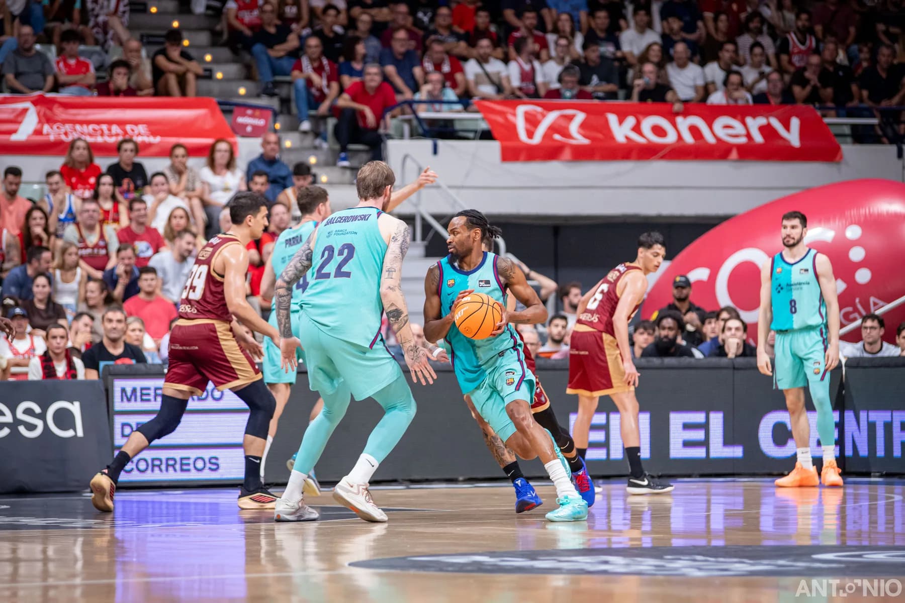 Fotografía 71 del partido UCAM Murcia - Barça.