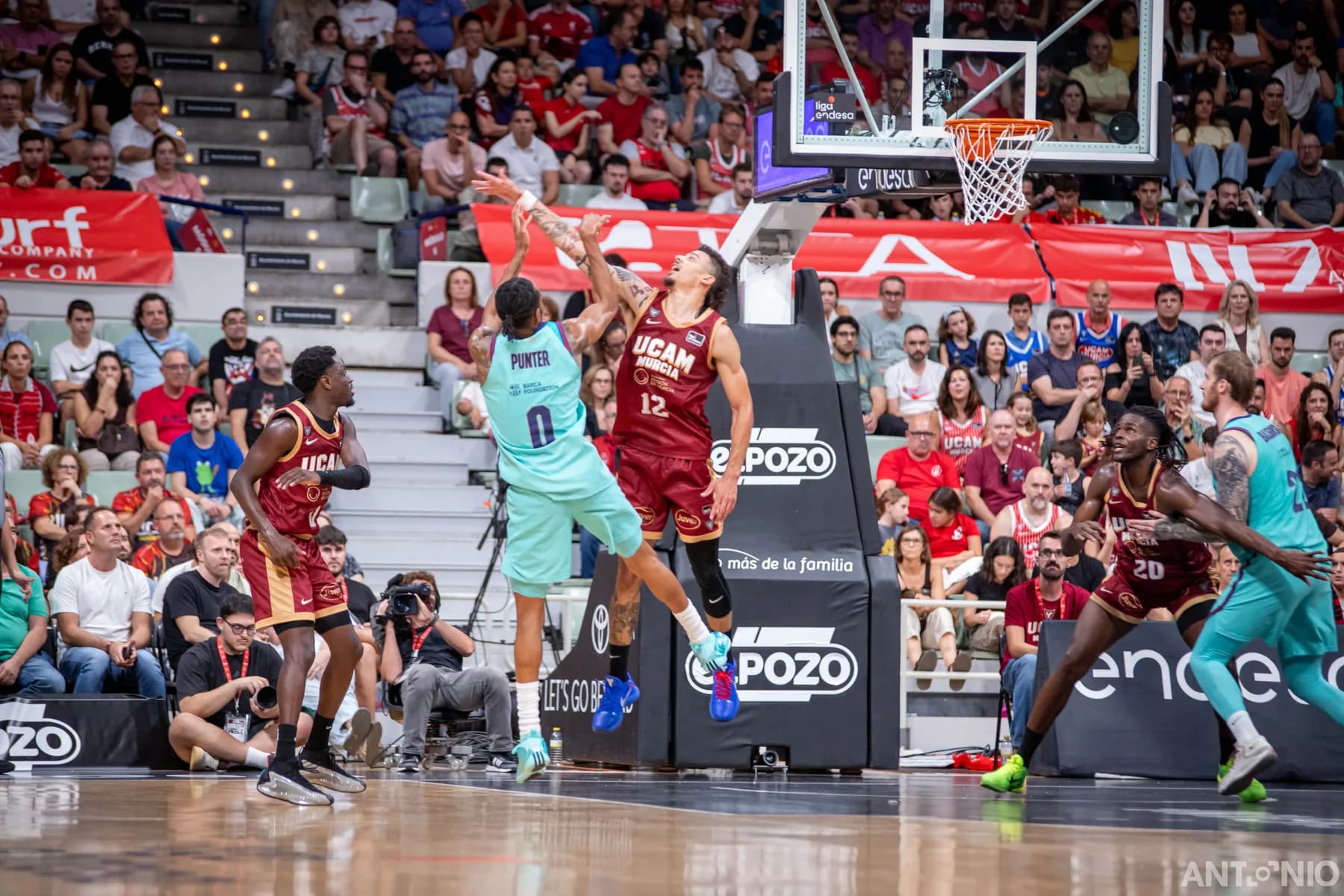 Fotografía 72 del partido UCAM Murcia - Barça.
