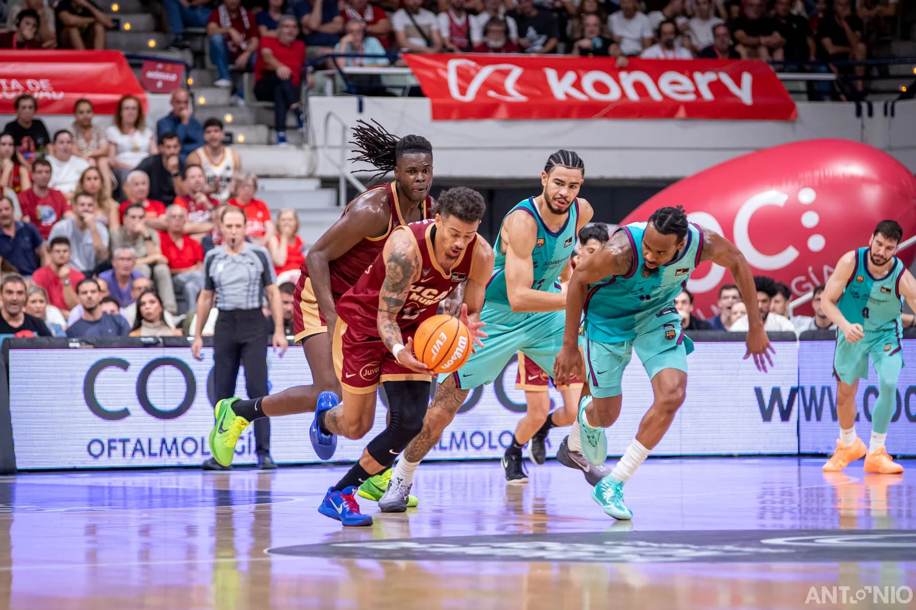 Fotografía 74 del partido UCAM Murcia - Barça.