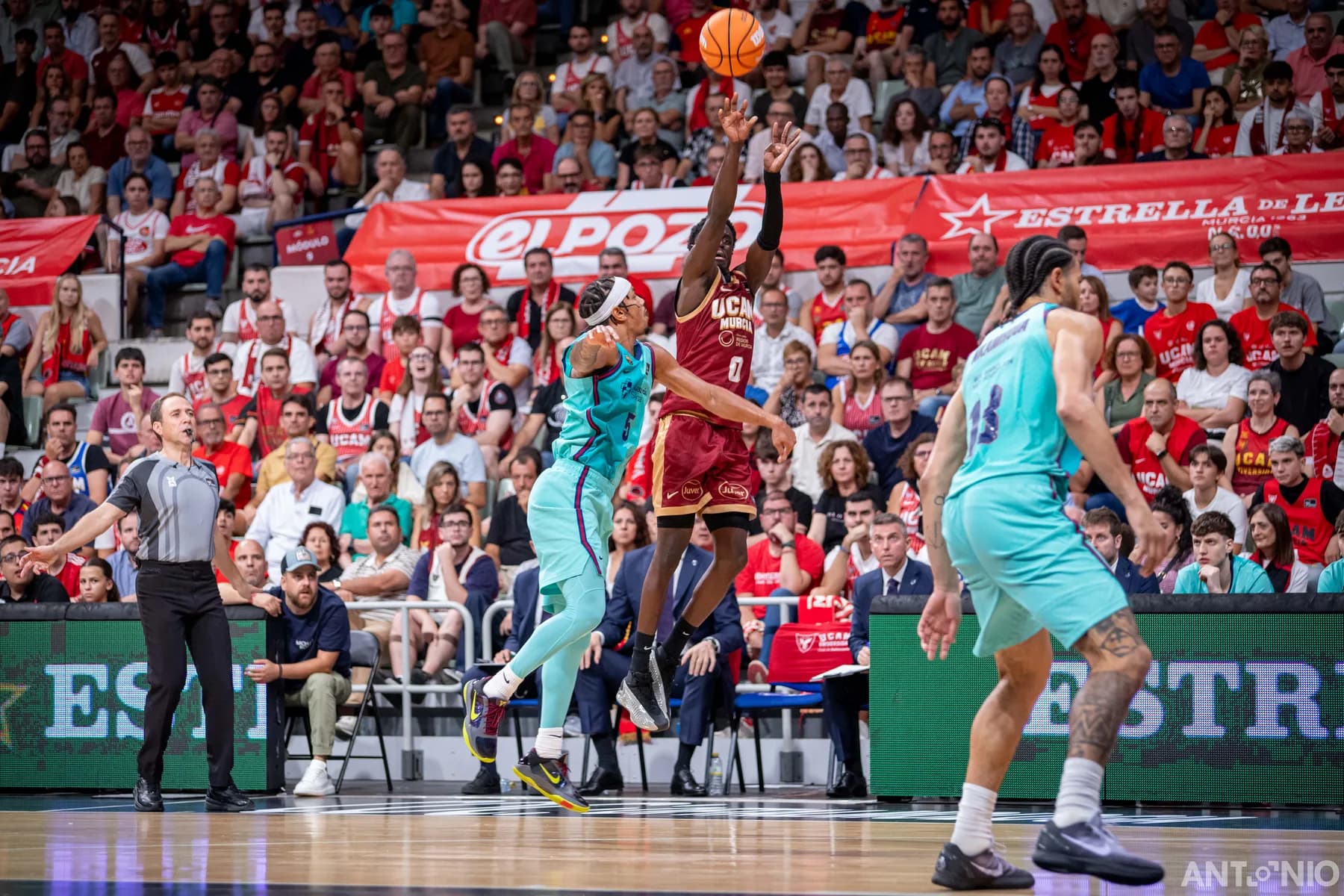 Fotografía 79 del partido UCAM Murcia - Barça.