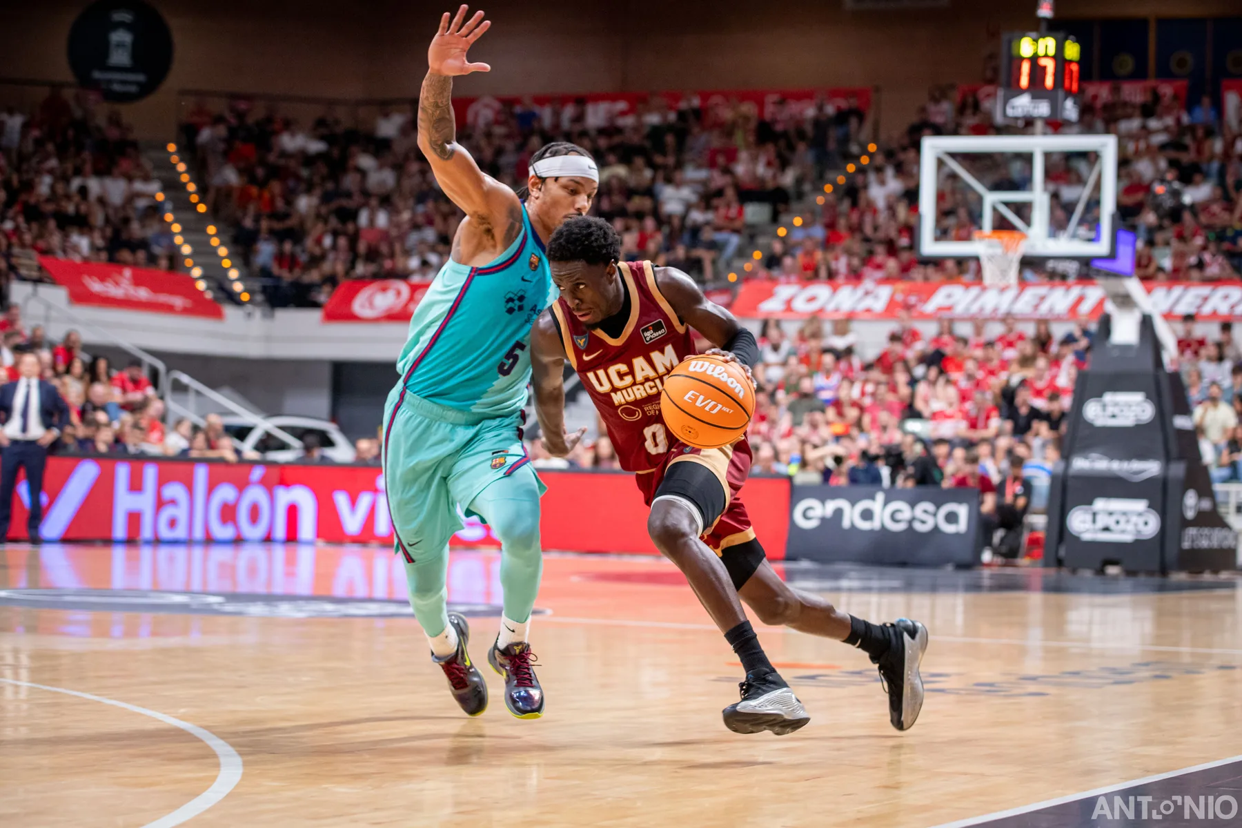 Fotografía 85 del partido UCAM Murcia - Barça.