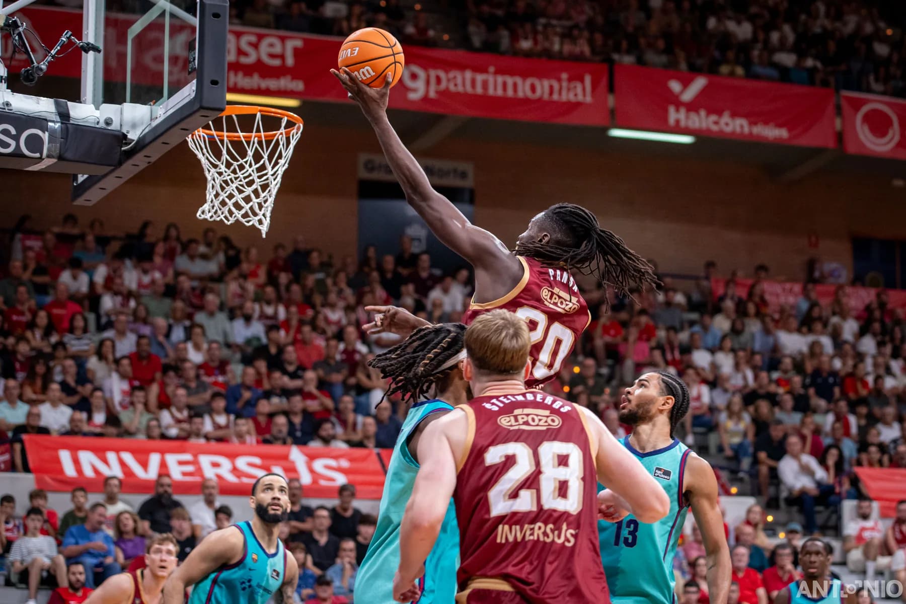 Fotografía 89 del partido UCAM Murcia - Barça.