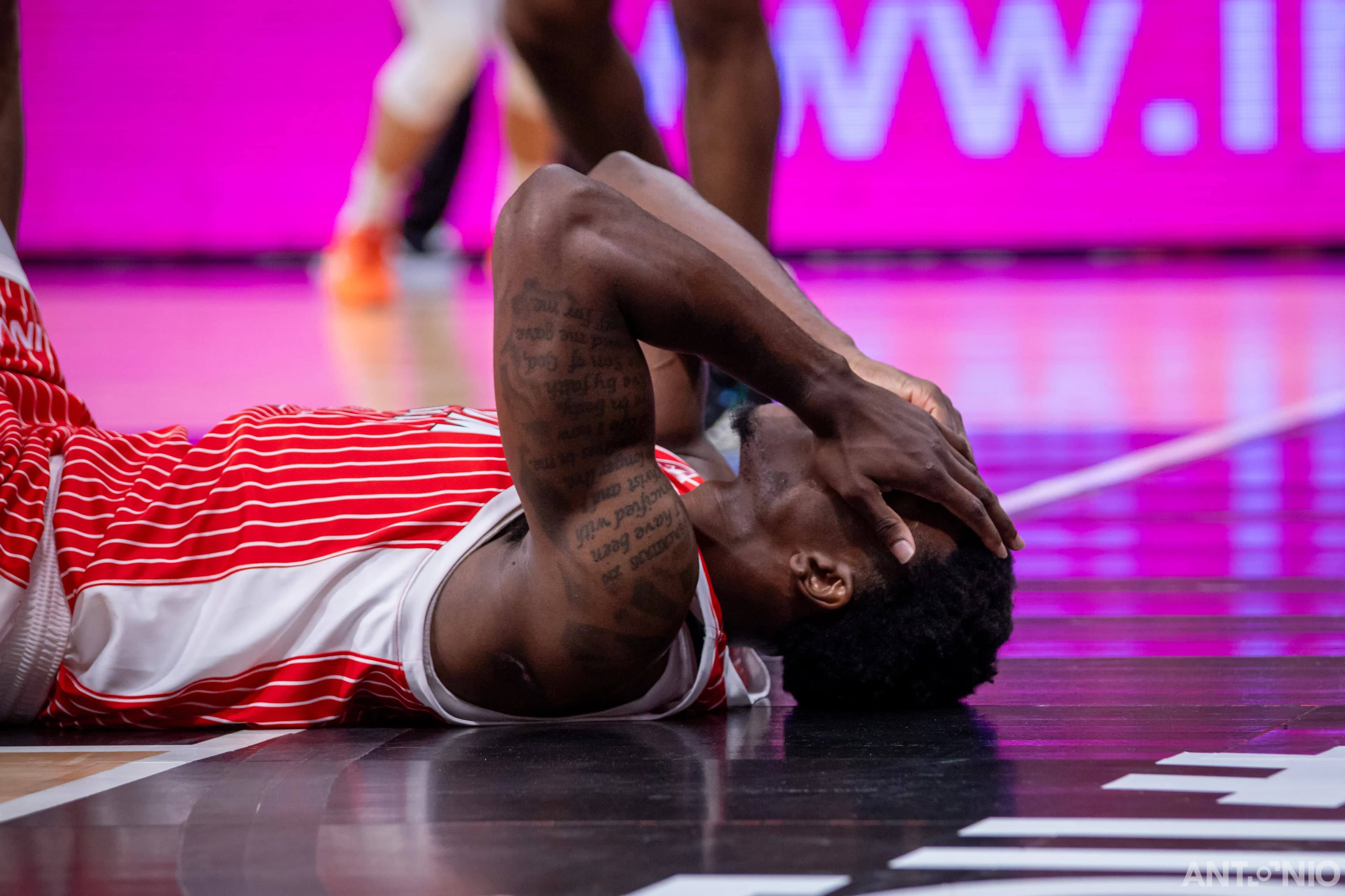 Fotografía 34 de Devontae Cacok en Cast To Cast Baloncesto.