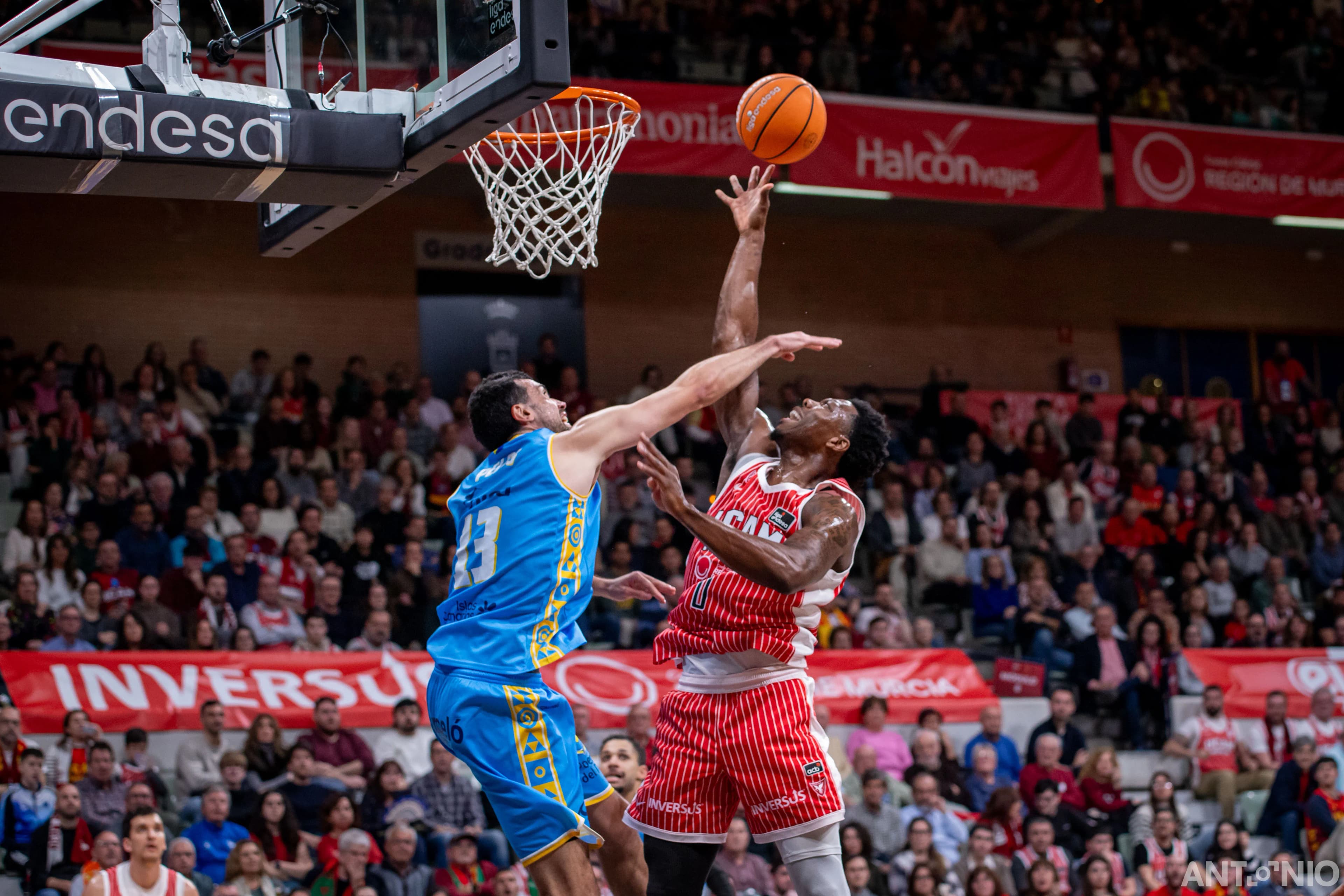Fotografía 4 de Devontae Cacok en Cast To Cast Baloncesto.