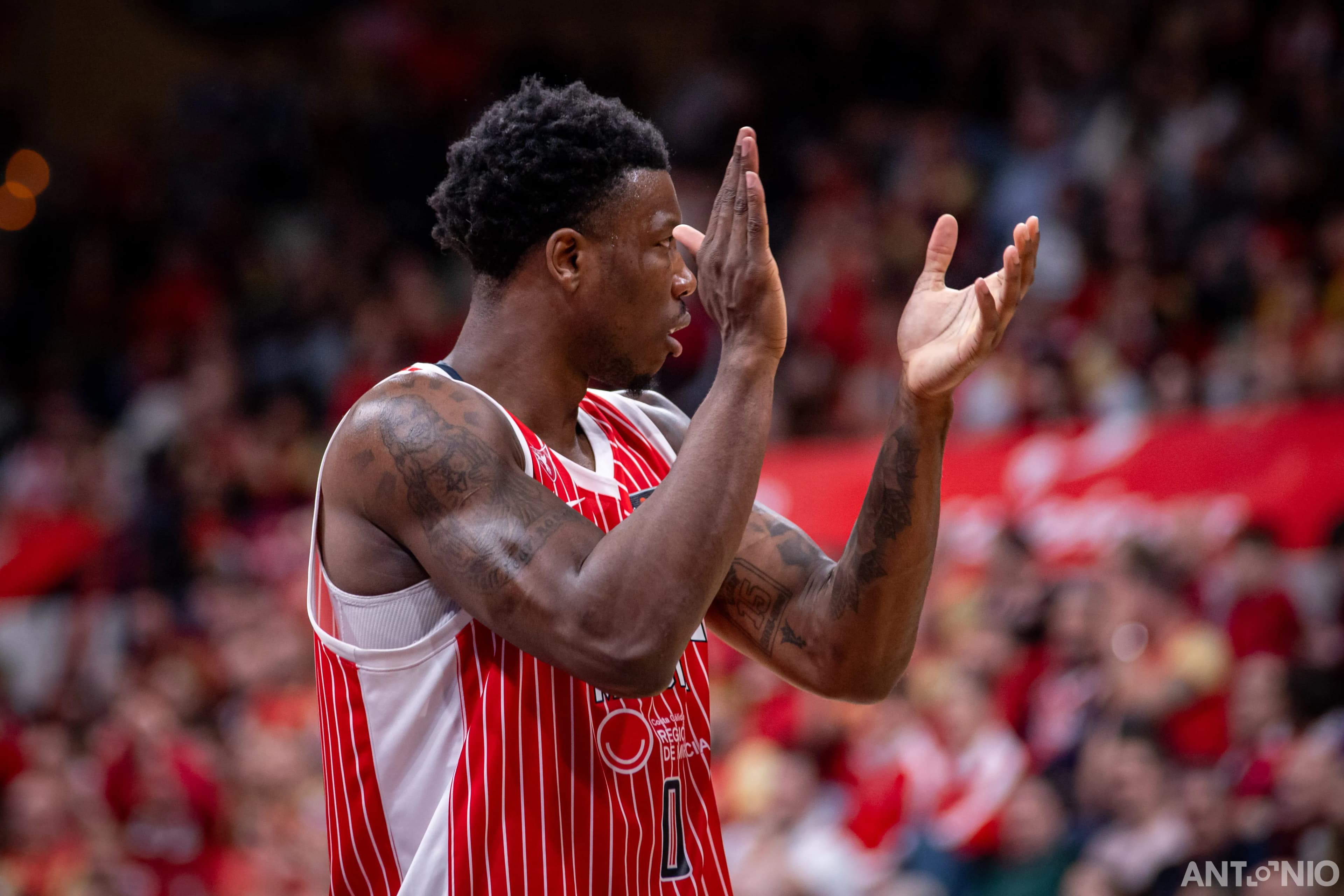 Fotografía 49 de Devontae Cacok en Cast To Cast Baloncesto.